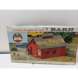 Chew Mail Pouch Tobacco Advertising Barn HO Scale Model Train Kit w/ Figures AHM